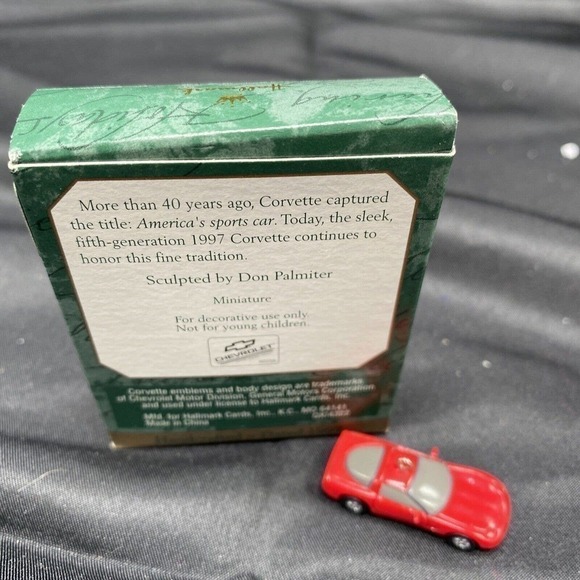 HALLMARK Keepsake Ornament Miniature 1997 CHEVROLET CORVETTE Red1997 - Picture 2 of 7